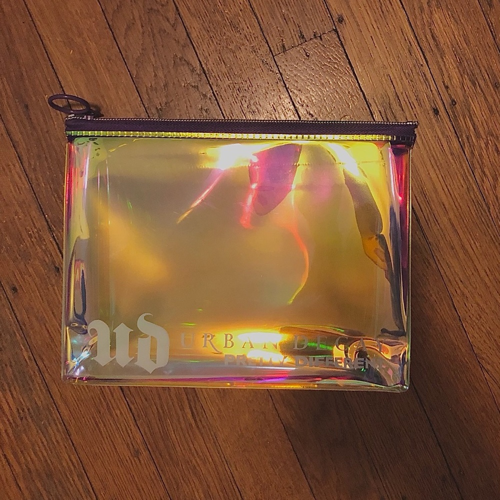 ✨Urban Decay brand new cosmetics bag✨